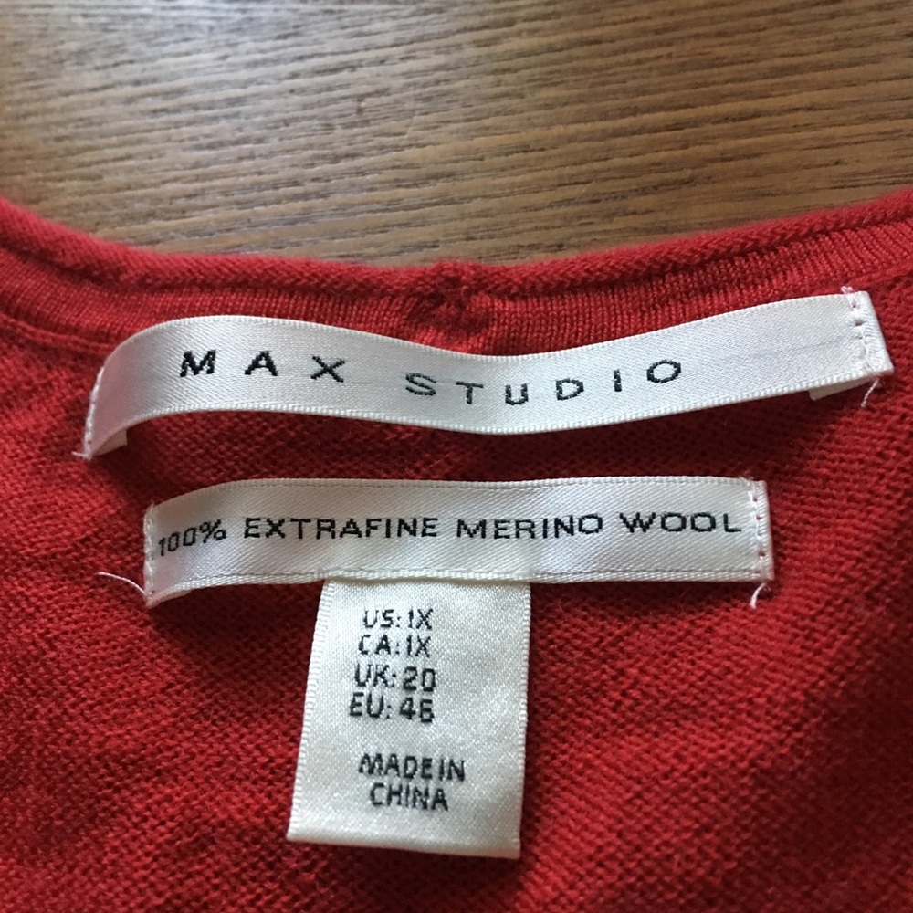 Red tunic - Picture 2 of 5
